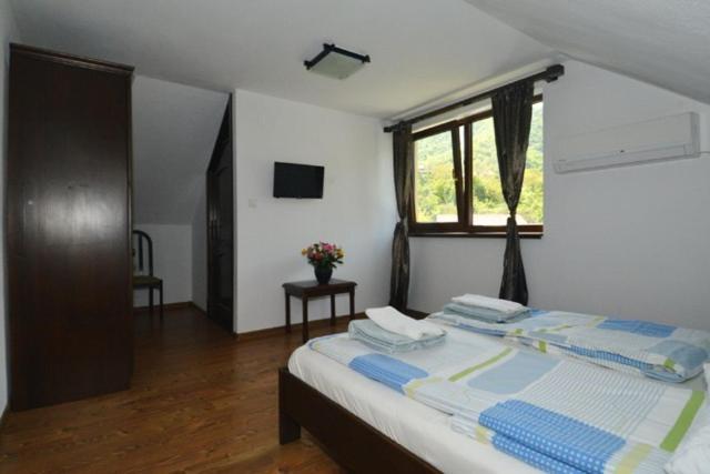 Vila Golful Dunarii Dubova Luaran gambar