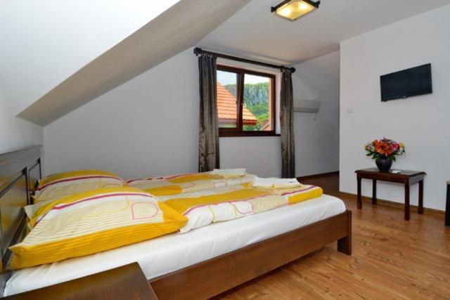 Vila Golful Dunarii Dubova Luaran gambar
