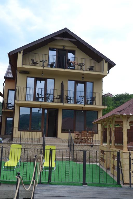 Vila Golful Dunarii Dubova Luaran gambar