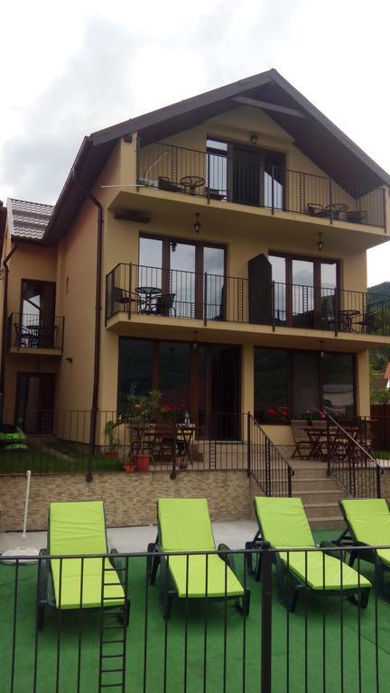 Vila Golful Dunarii Dubova Luaran gambar