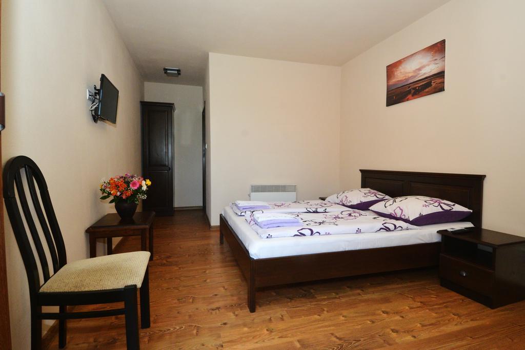 Vila Golful Dunarii Dubova Luaran gambar
