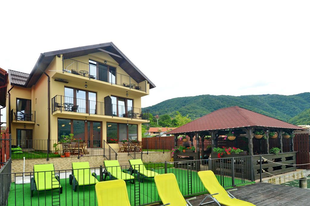 Vila Golful Dunarii Dubova Luaran gambar
